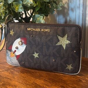 Michael Kors leather Illustrations Wristlet in Brown/Rocket and Stars